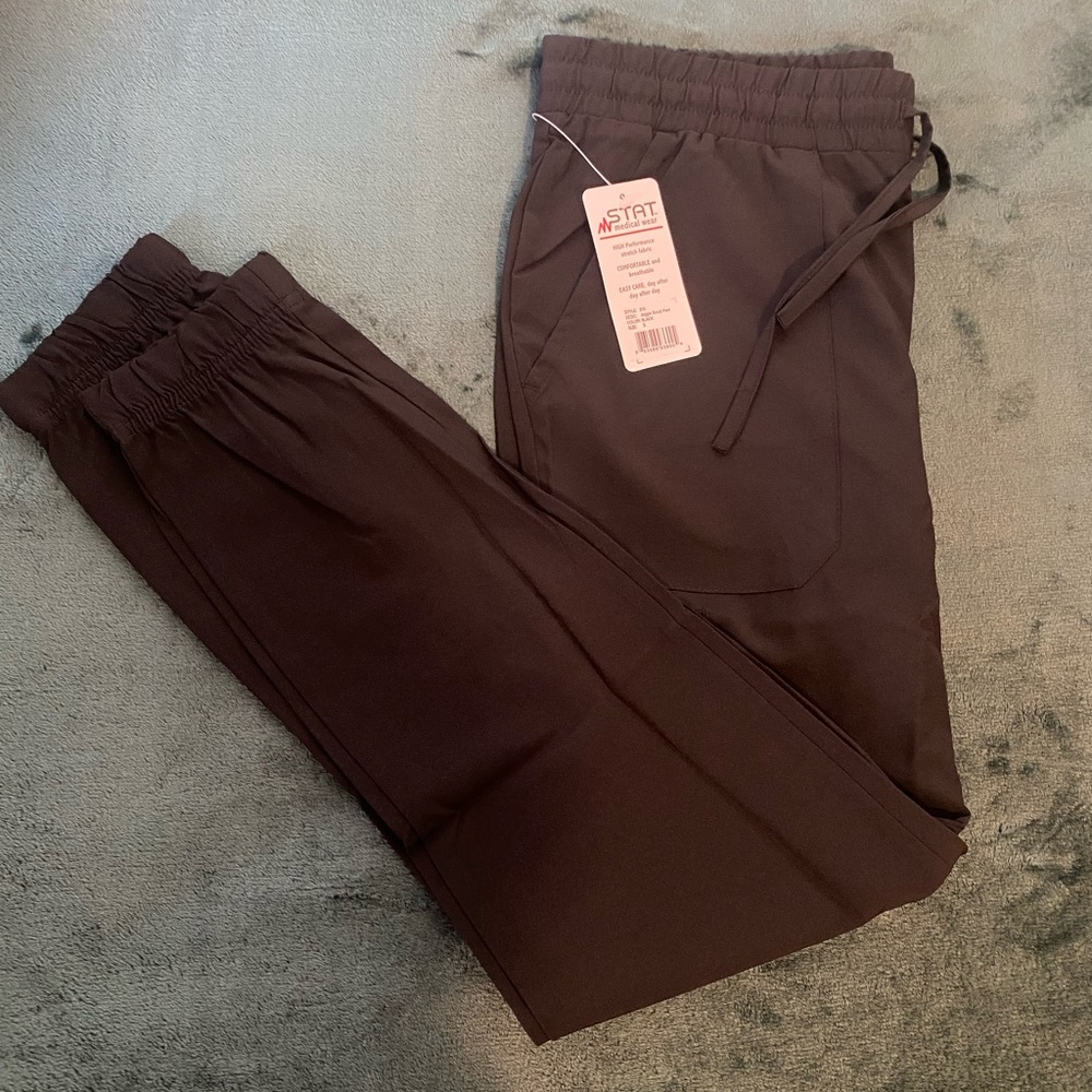 New- Small V Neck Scrub Top & Jogger Scrub Pant - Picture 4 of 6